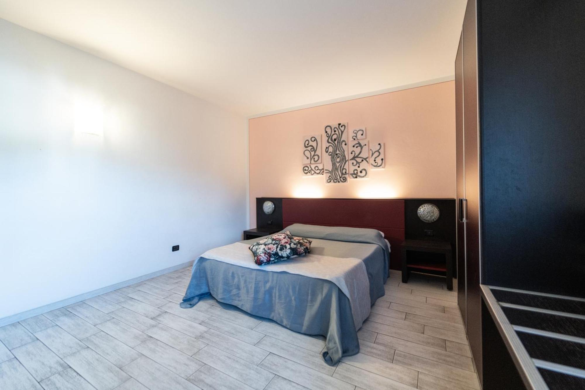 Hotel Ristorante Milano Borgo a Mozzano Buitenkant foto