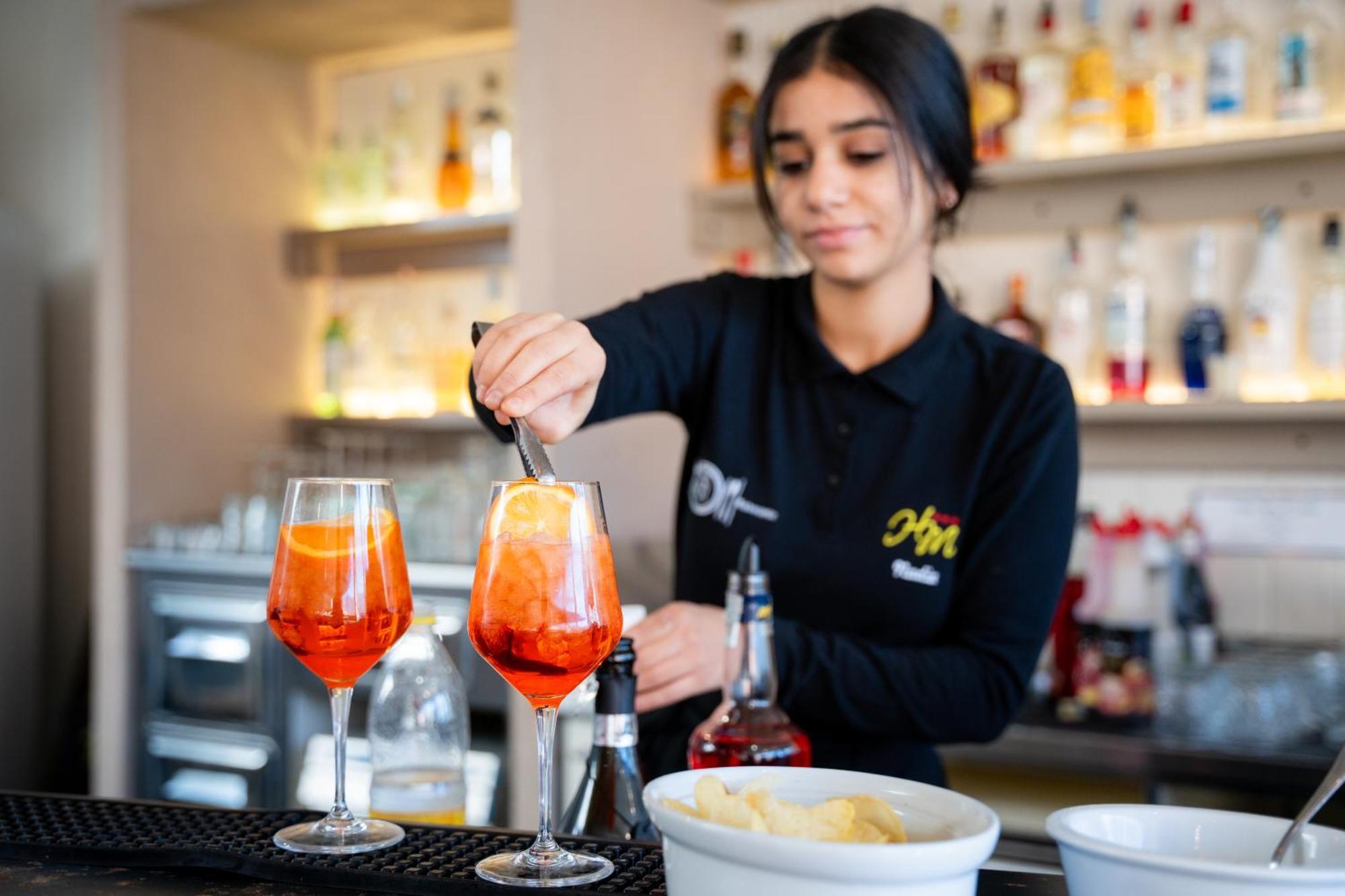 Hotel Ristorante Milano Borgo a Mozzano Buitenkant foto