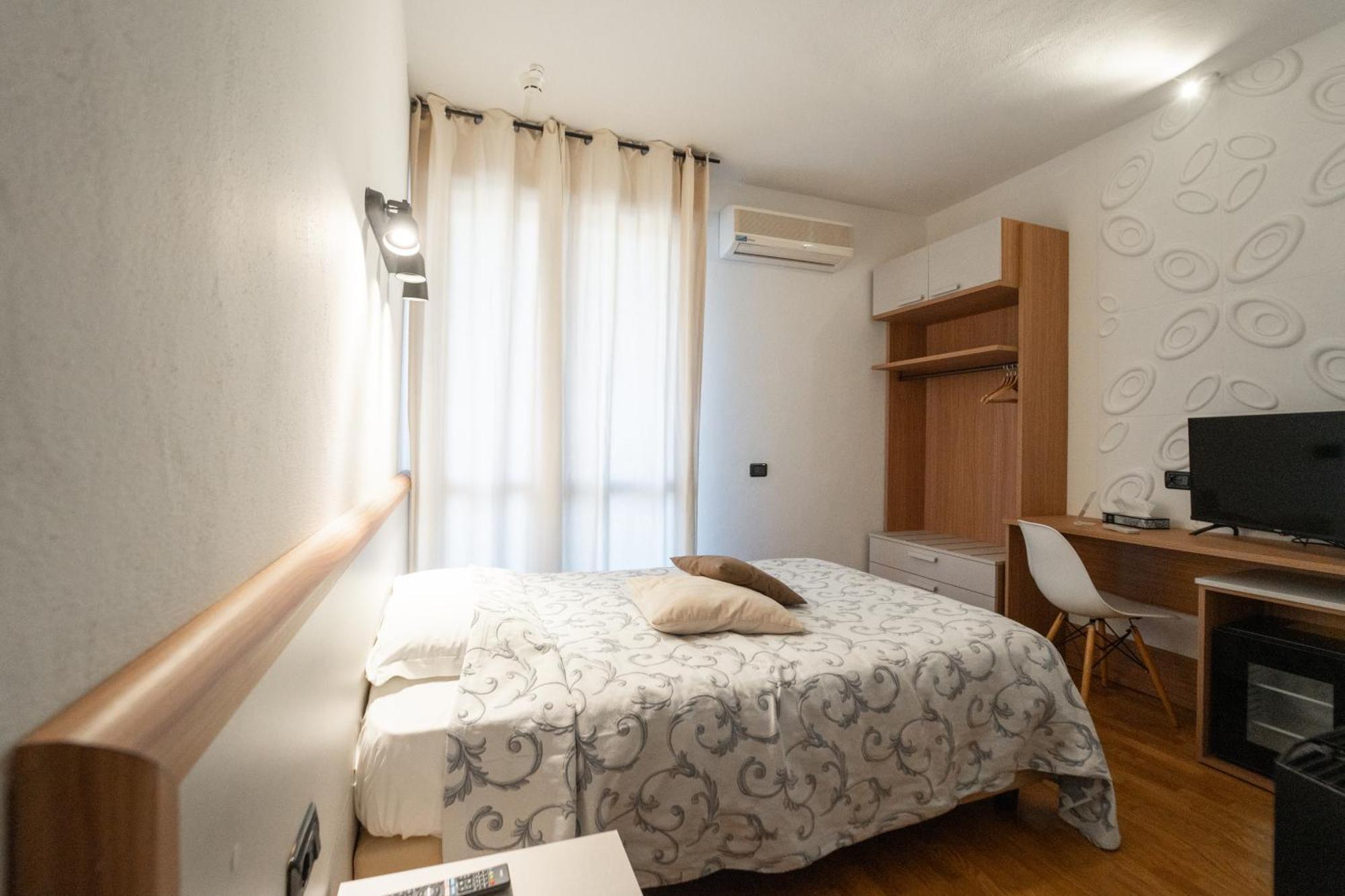 Hotel Ristorante Milano Borgo a Mozzano Buitenkant foto