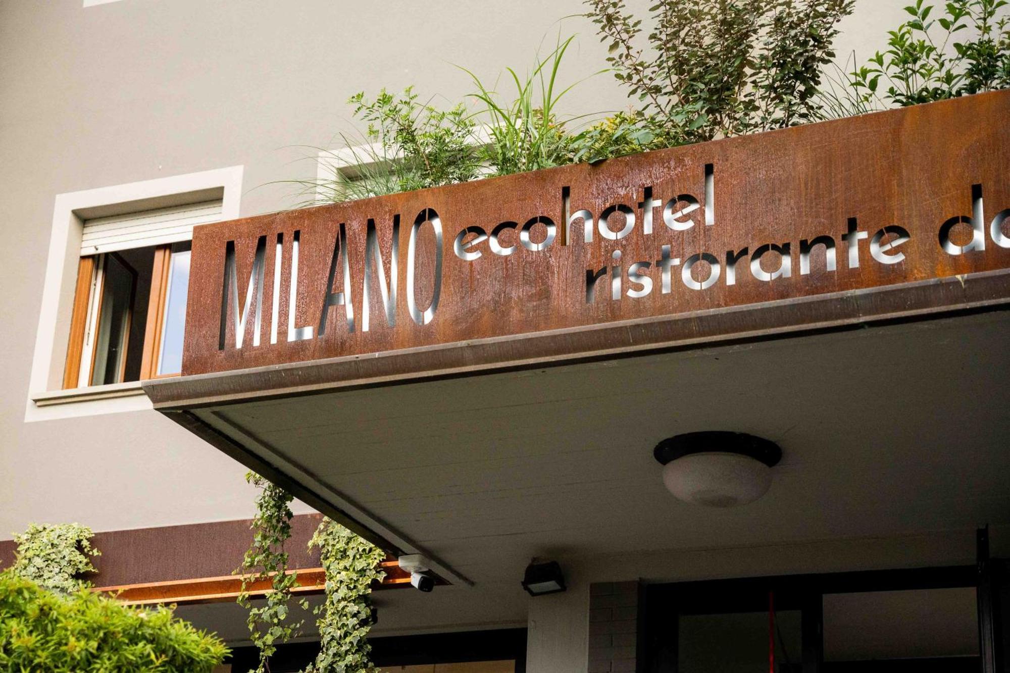 Hotel Ristorante Milano Borgo a Mozzano Buitenkant foto