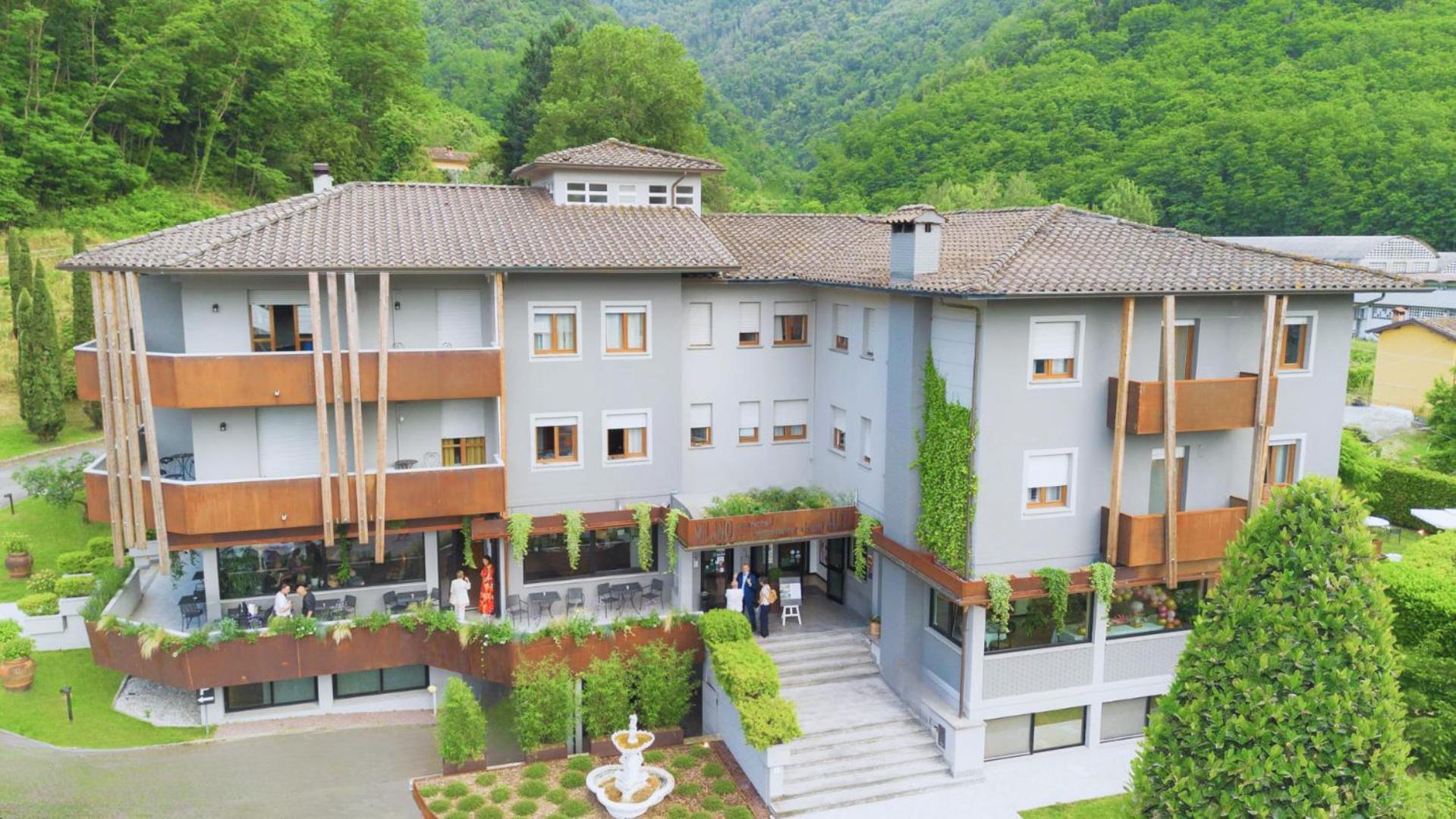 Hotel Ristorante Milano Borgo a Mozzano Buitenkant foto